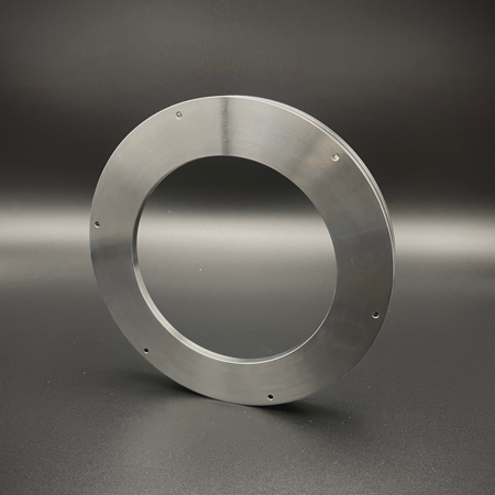 Draaiproduct met tapgaten